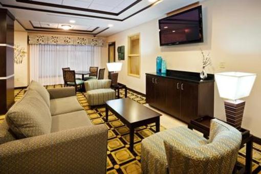 фото отеля Holiday Inn Express Hotel & Suites Newport South