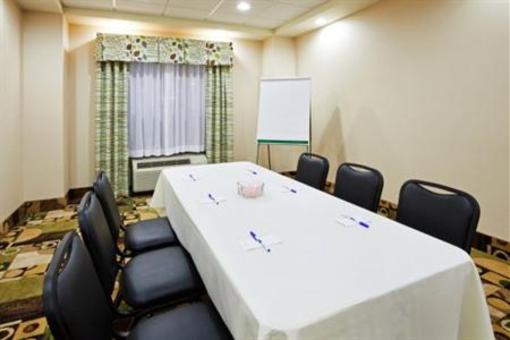 фото отеля Holiday Inn Express Hotel & Suites Newport South