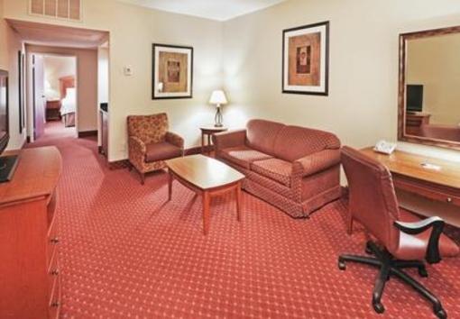 фото отеля Holiday Inn Express Hotel & Suites Airport Oklahoma City