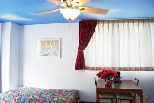 фото отеля Holiday Surf Hotel