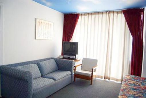 фото отеля Holiday Surf Hotel
