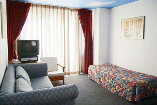 фото отеля Holiday Surf Hotel