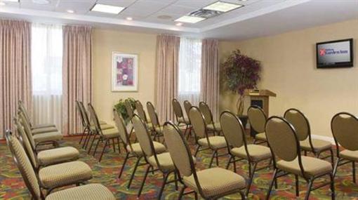 фото отеля Hilton Garden Inn Queens JFK Airport