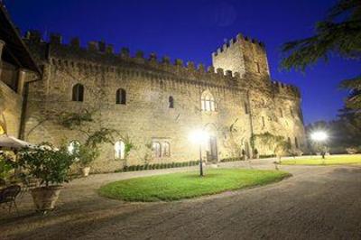 фото отеля Castello dell'Oscano