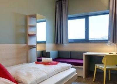фото отеля Meininger Hotel Berlin Airport