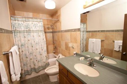 фото отеля Rendezvous Mountain Rentals