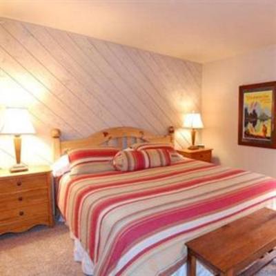 фото отеля Vacation Rentals at Snowcreek Resort in Mammoth Lakes