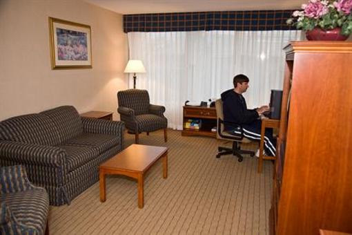 фото отеля Holiday Inn Cleveland Airport