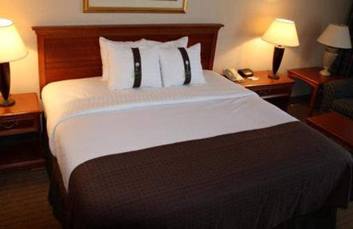 фото отеля Holiday Inn Cleveland Airport