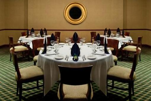 фото отеля Holiday Inn Cleveland Airport
