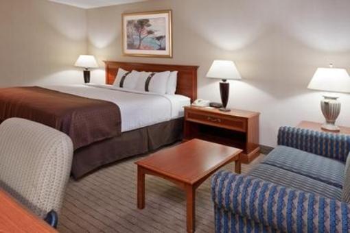 фото отеля Holiday Inn Cleveland Airport