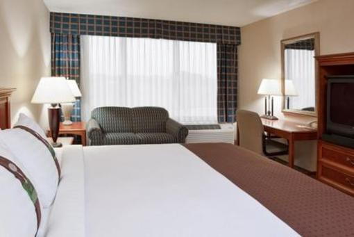 фото отеля Holiday Inn Cleveland Airport