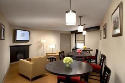 фото отеля Four Points by Sheraton Halifax