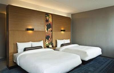 фото отеля aloft Birmingham Soho Square