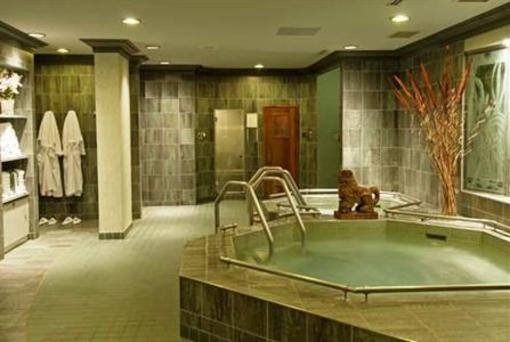 фото отеля Holiday Inn Select Montreal Centre-Ville