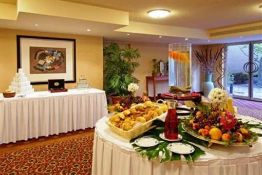 фото отеля Holiday Inn Select Montreal Centre-Ville