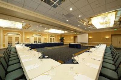 фото отеля Doubletree by Hilton, Cocoa Beach Oceanfront Hotel
