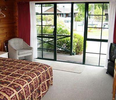 фото отеля Cedarwood Lakeside Holiday Resort