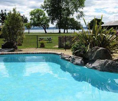 фото отеля Cedarwood Lakeside Holiday Resort