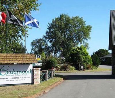 фото отеля Cedarwood Lakeside Holiday Resort