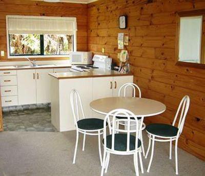 фото отеля Cedarwood Lakeside Holiday Resort