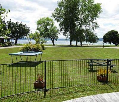фото отеля Cedarwood Lakeside Holiday Resort