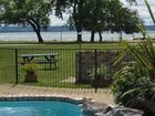 фото отеля Cedarwood Lakeside Holiday Resort