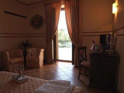 фото отеля Feudo Degli Ulivi Resort Borgia