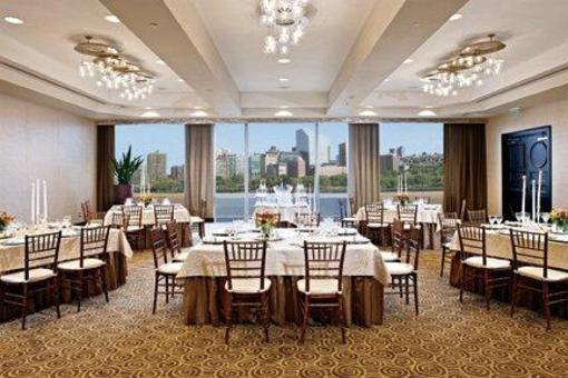 фото отеля Royal Sonesta Hotel Boston