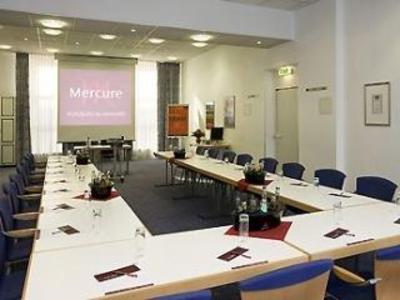 фото отеля Mercure Hotel Wuerzburg Am Mainufer