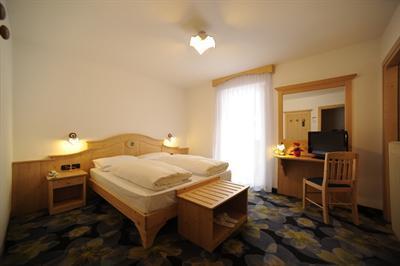 фото отеля Hotel Tirol Sover