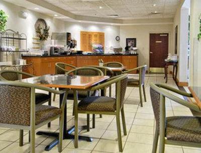 фото отеля Wingate Inn Airport Oklahoma City