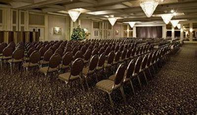 фото отеля Carriage House Inn Calgary