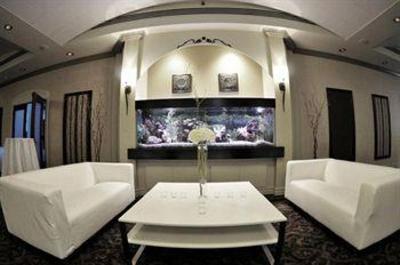 фото отеля Carriage House Inn Calgary