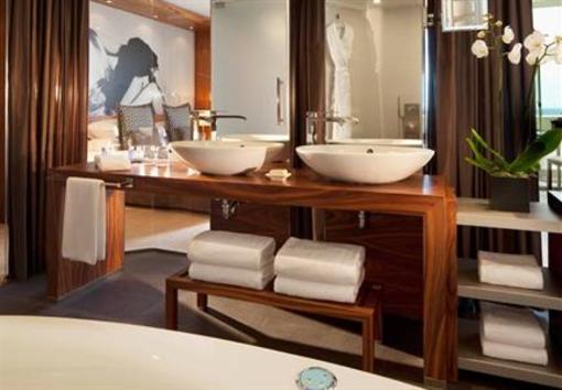фото отеля JW Marriott Cannes