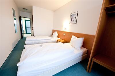 фото отеля Hotel Christina Cologne