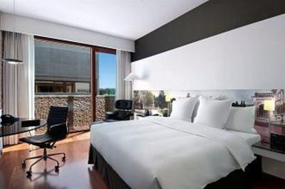 фото отеля Hilton Madrid Airport