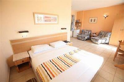 фото отеля Almog Holiday Village