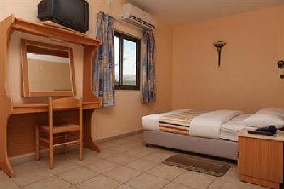 фото отеля Almog Holiday Village