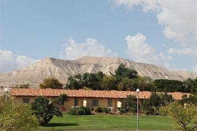 фото отеля Almog Holiday Village