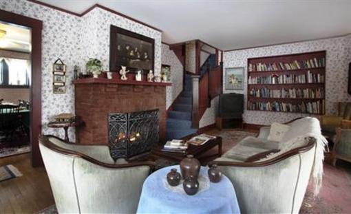 фото отеля The Tuckernuck Inn