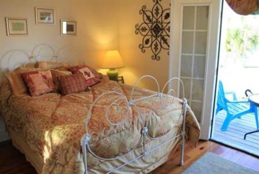 фото отеля Carroll House Bed and Breakfast