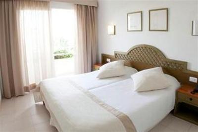 фото отеля Prinsotel La Caleta Aparthotel Menorca