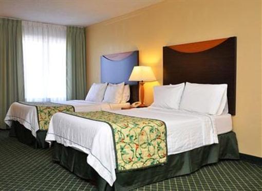 фото отеля Fairfield Inn & Suites Atlanta Vinings