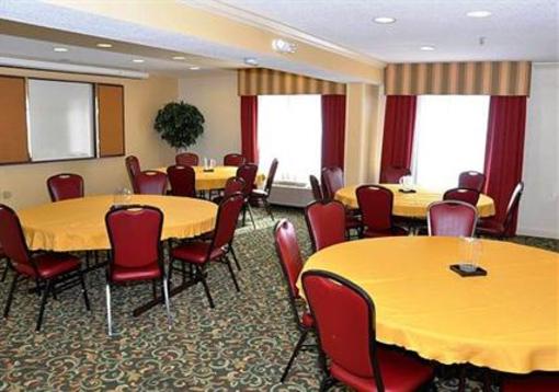 фото отеля Fairfield Inn & Suites Atlanta Vinings