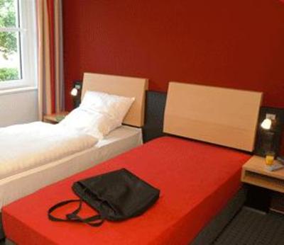 фото отеля Tiemanns Boardinghouse Lemforde