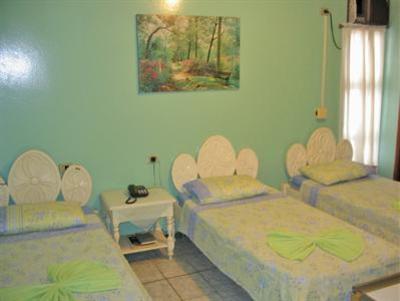 фото отеля Village Palace Hotel