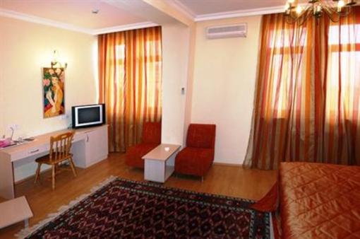 фото отеля Buta Guest House Baku