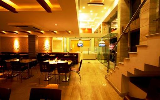фото отеля Hotel Crown Palace Allahabad