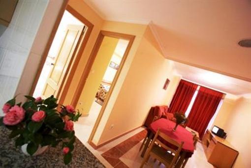 фото отеля Apartamentos O Val Do Naseiro